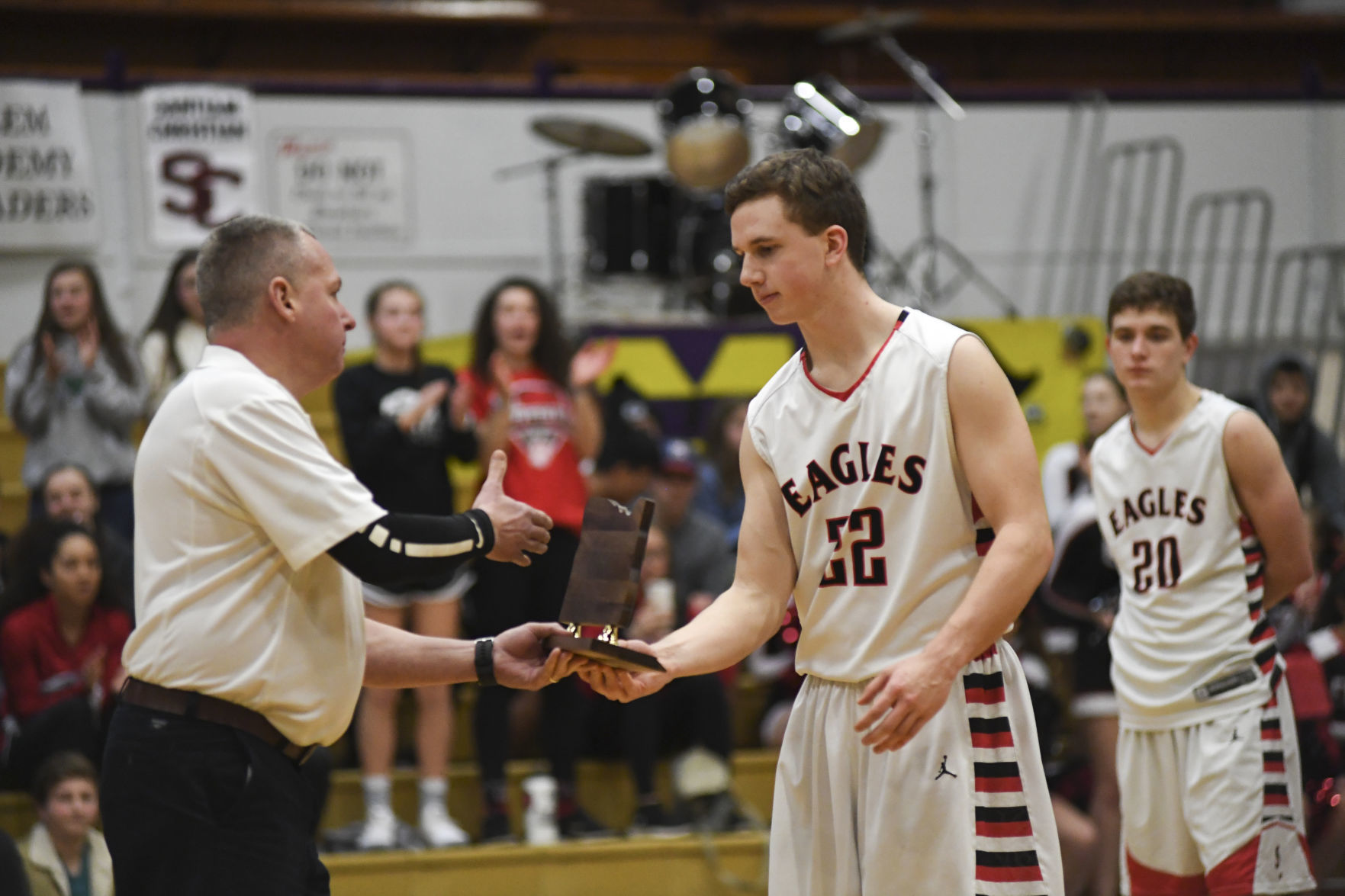 Santiam Christian falls to Blanchet Catholic, places fifth